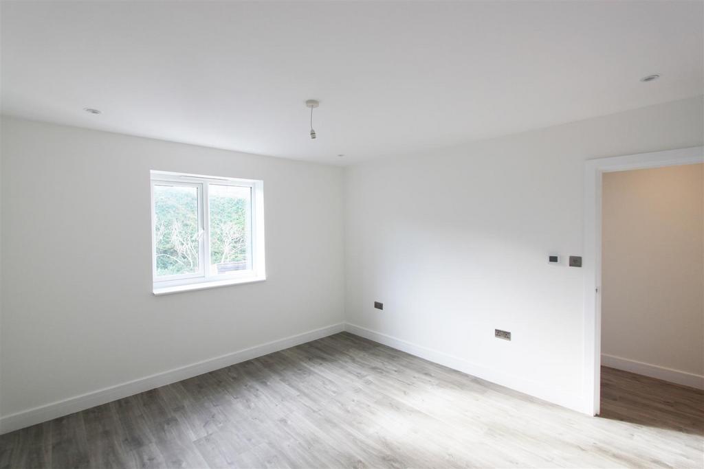 Flat 4 22 Bannings bedroom 2.jpg