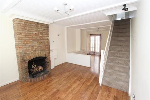 3 bedroom terraced house to rent, Thomas Road, Sittingbourne