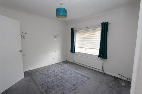 3 bedroom terraced house to rent, Thomas Road, Sittingbourne