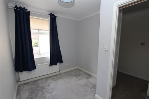 3 bedroom terraced house to rent, Thomas Road, Sittingbourne