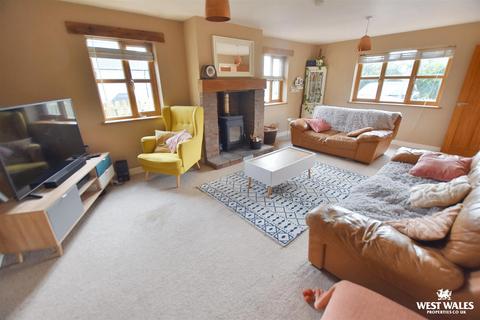 4 bedroom detached house for sale, West Park, Cosheston