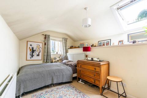 3 bedroom flat for sale, Dalebury Road, Wandsworth, London, SW17