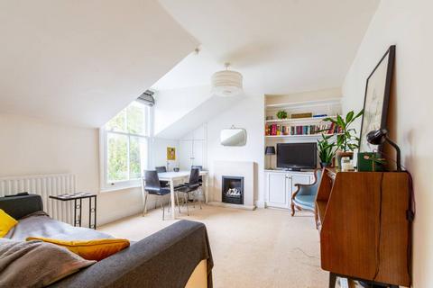 3 bedroom flat for sale, Dalebury Road, Wandsworth, London, SW17