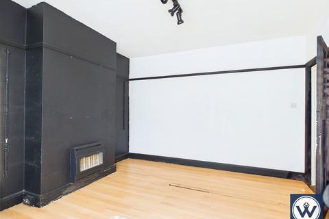1 bedroom ground floor flat for sale, Silverdale Gardens, Hayes, UB3 3LN