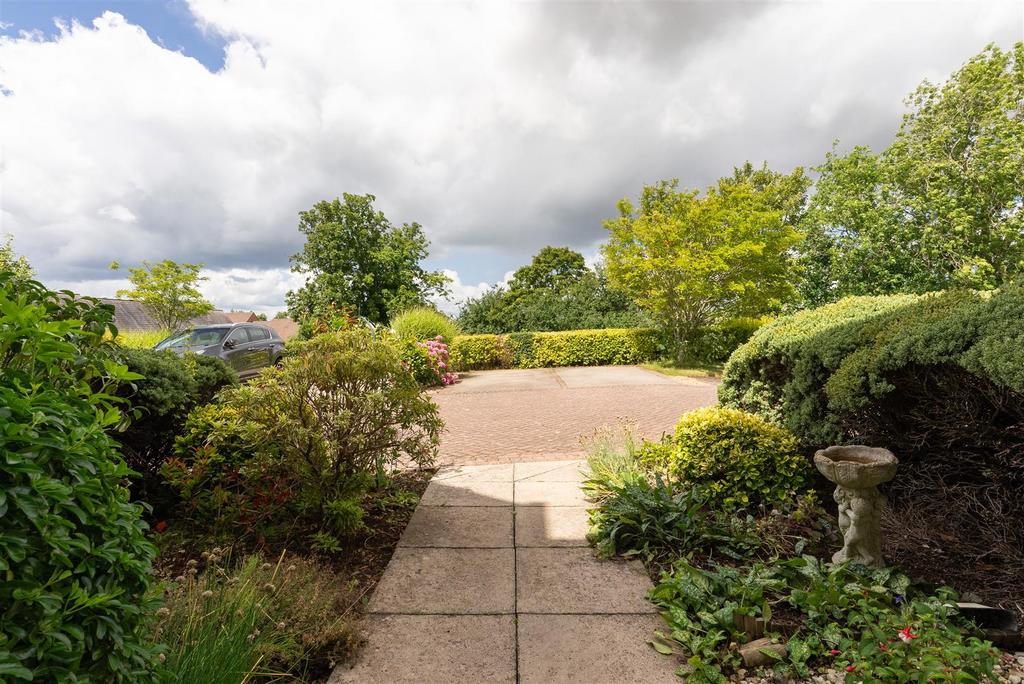 65 Highfield Park-69.jpg