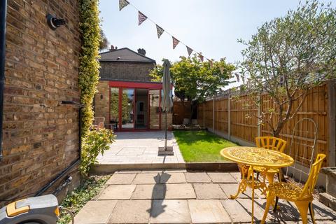 90 Moffat Road, Thornton Heath, CR7 8PW