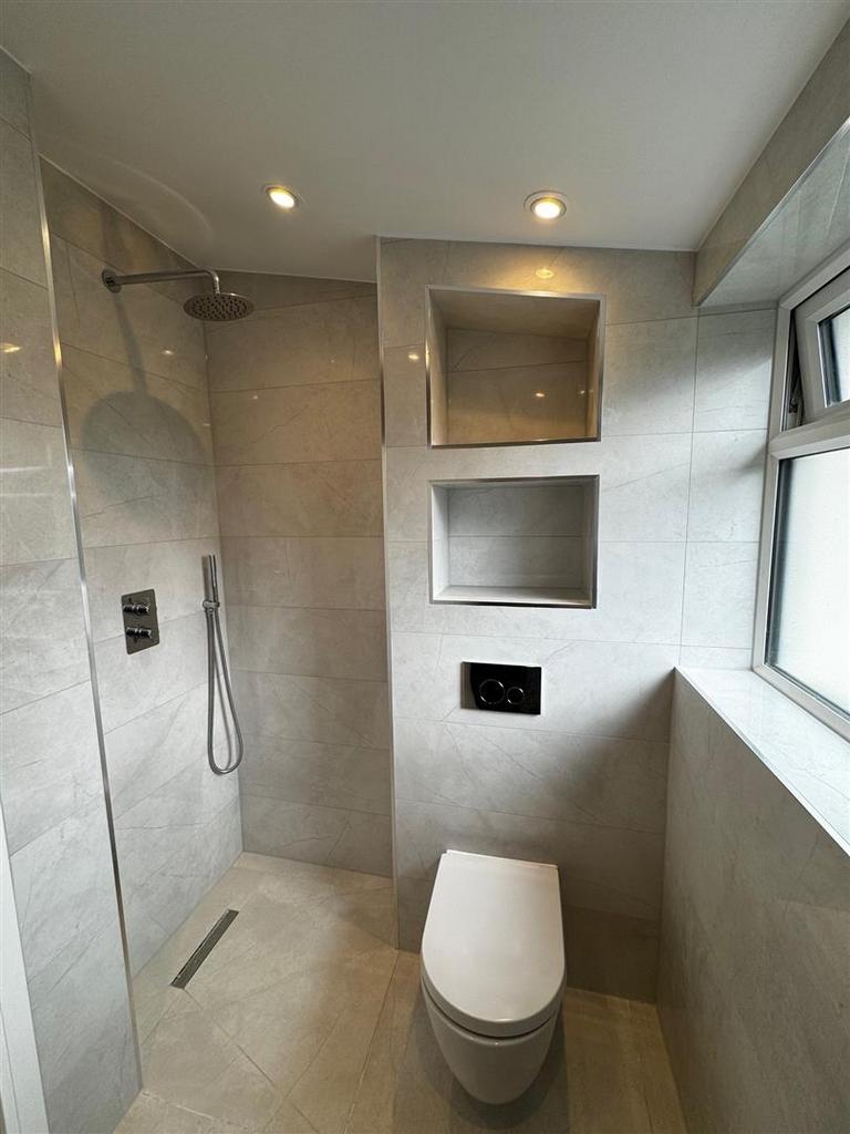 Bathroom - 2.jpg