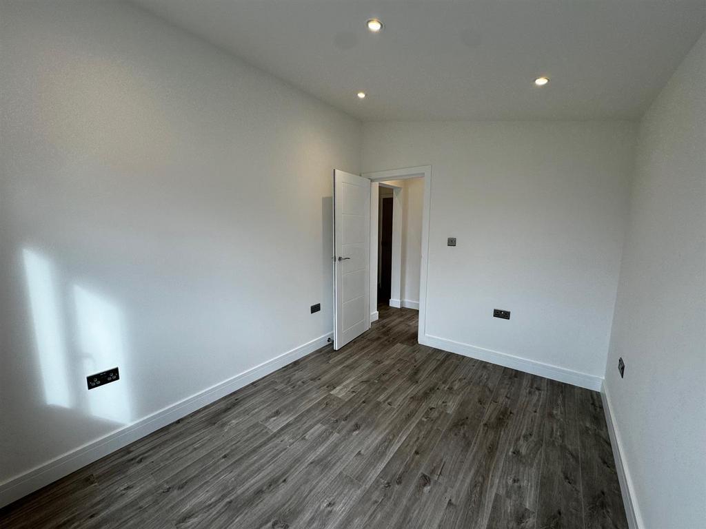 Bedroom - 2.jpg