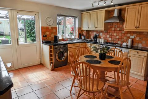 2 bedroom end of terrace house for sale, Warwick Road, Banbury