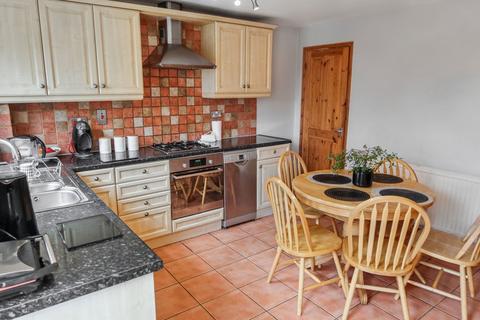 2 bedroom end of terrace house for sale, Warwick Road, Banbury