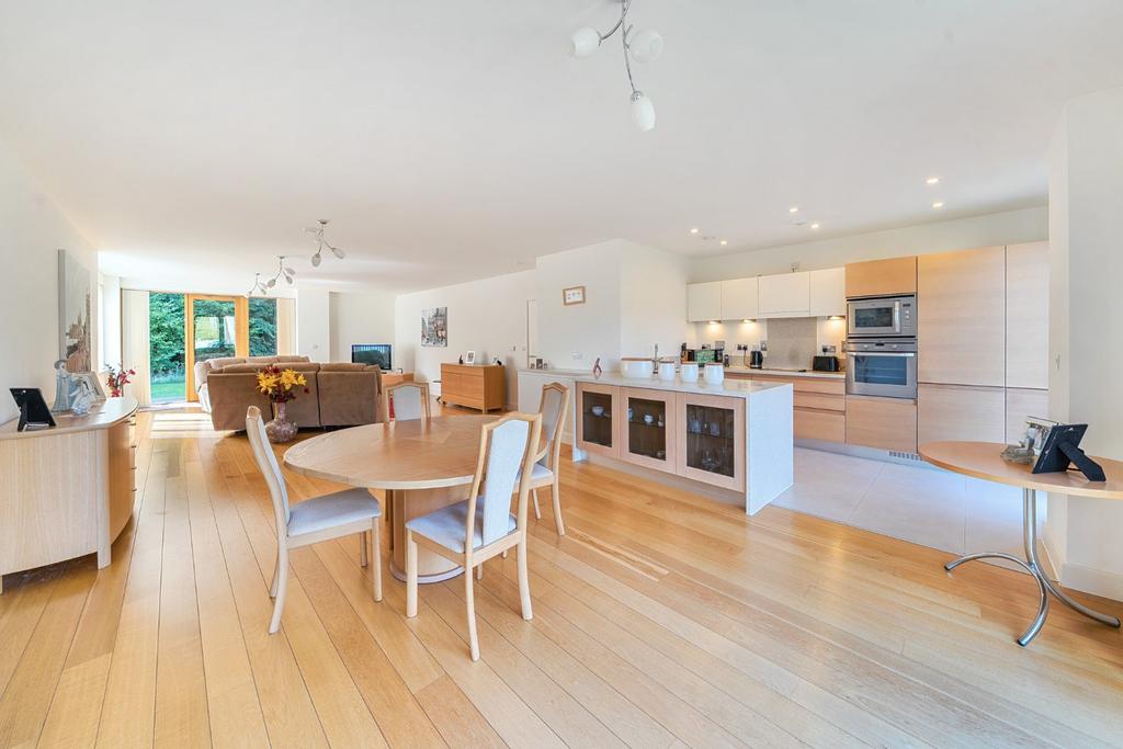 Dining/Kitchen