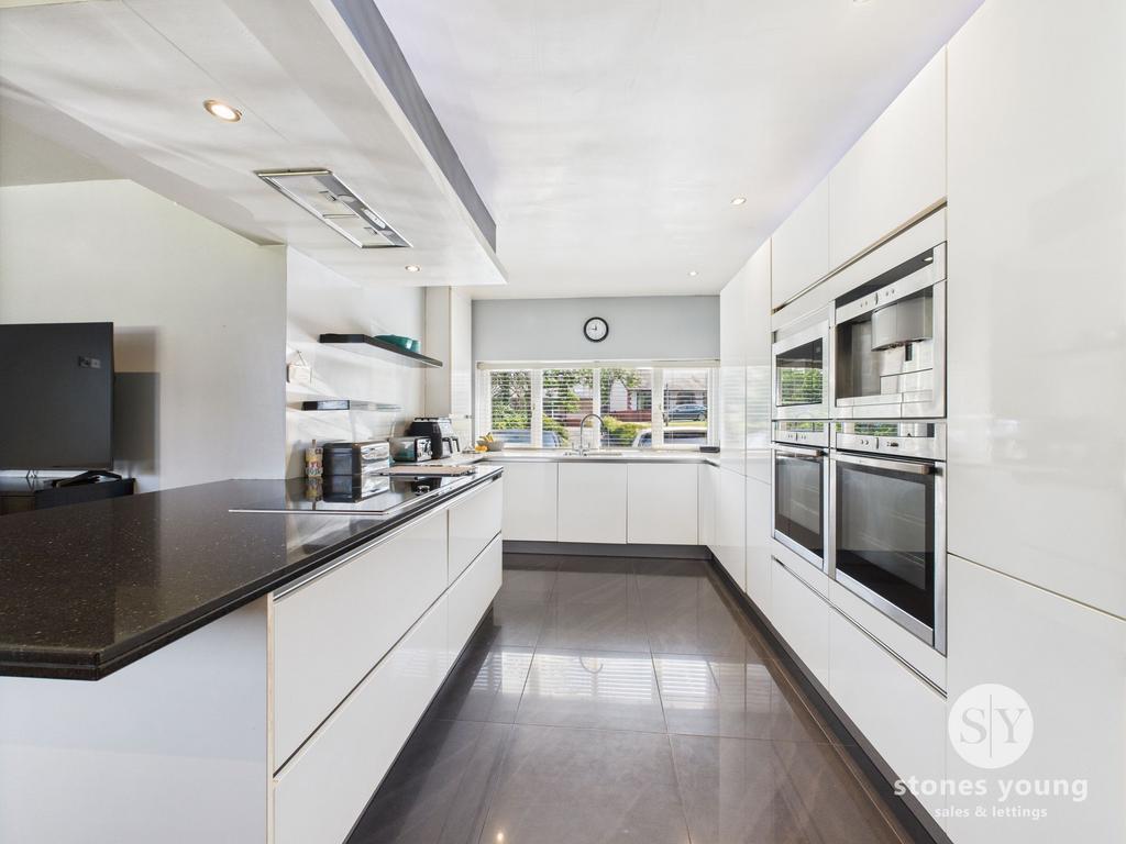Kitchen / Snug