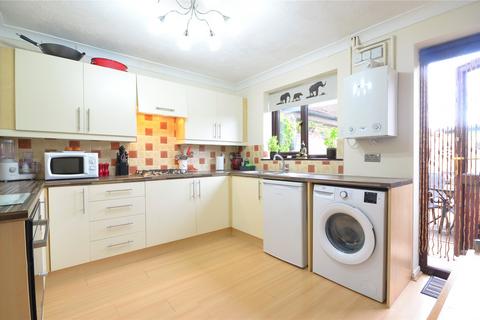 6 Engalee, East Grinstead, RH19 1FE