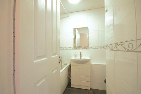 6 Engalee, East Grinstead, RH19 1FE
