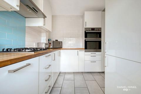 undefined, Chenies Drive, Basildon SS15