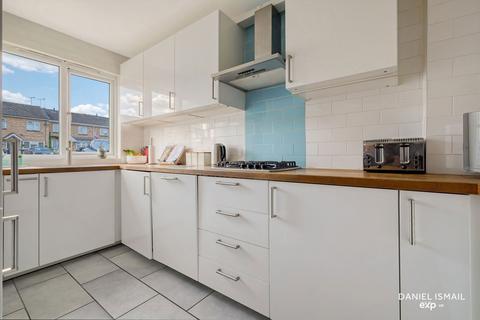 undefined, Chenies Drive, Basildon SS15