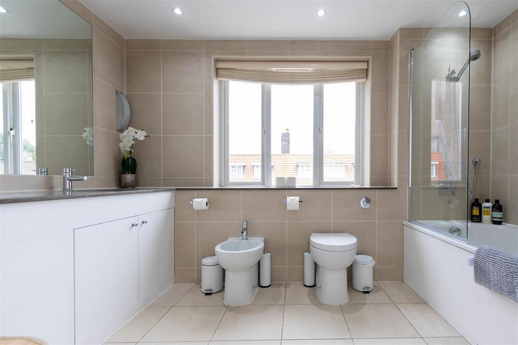 En-suite 4.jpg