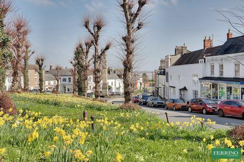 5 bedroom terraced house for sale, High Street, Newnham, Gloucestershire. GL14 1BY