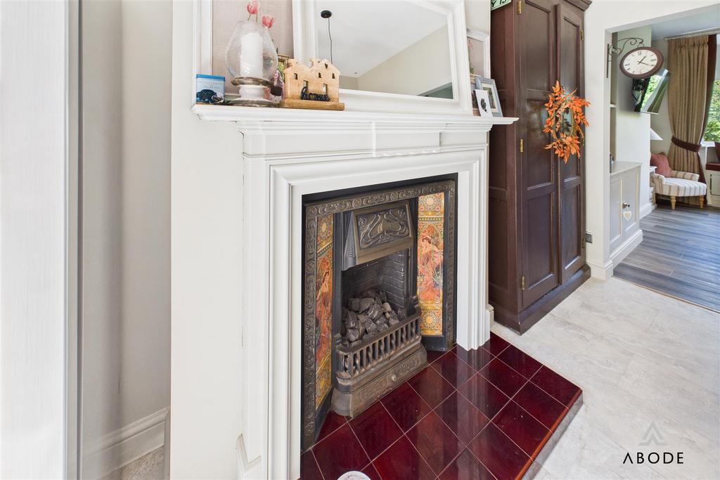 CAM04913 G0-PR0045-STILL022.jpg