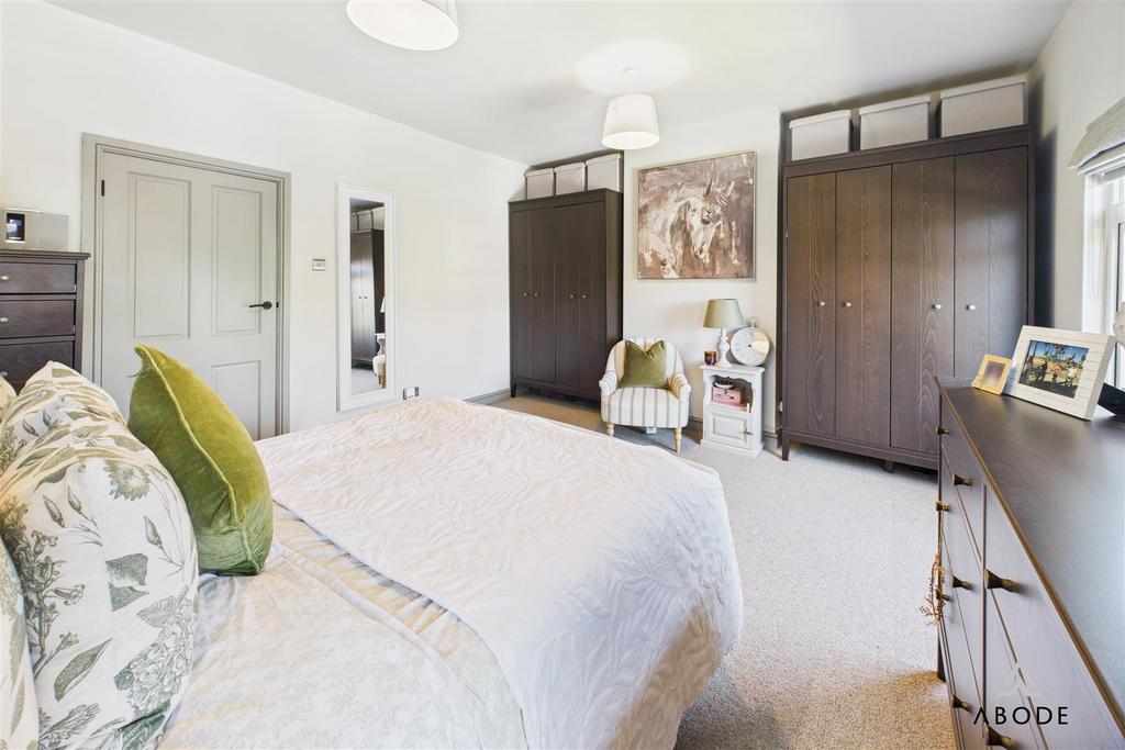 CAM04913 G0-PR0045-STILL013.jpg