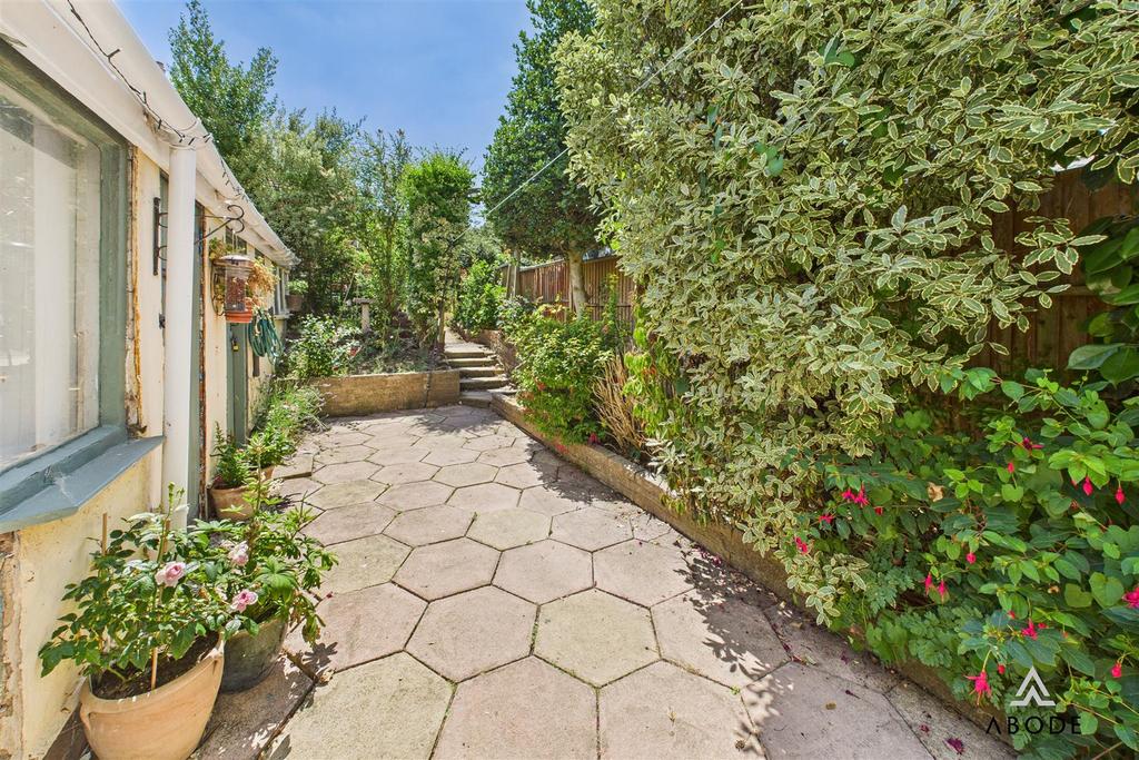 CAM04913 G0-PR0045-STILL023.jpg