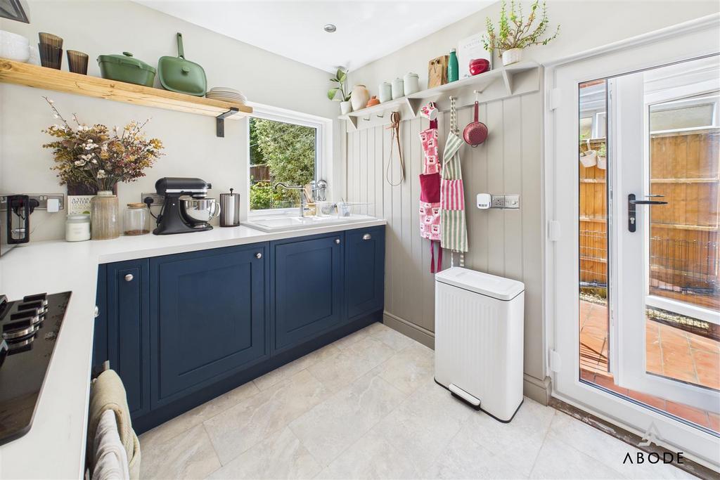 CAM04913 G0-PR0045-STILL002.jpg