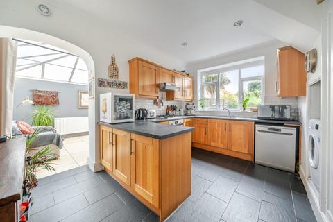 2 bedroom flat for sale, Aylmer Road, Shepherds Bush, London, W12