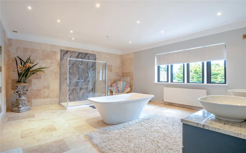 Principal Bathroom