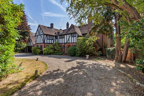 4 bedroom detached house for sale, Priests Lane, Shenfield, Brentwood, Essex