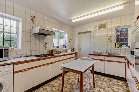4 bedroom detached house for sale, Priests Lane, Shenfield, Brentwood, Essex