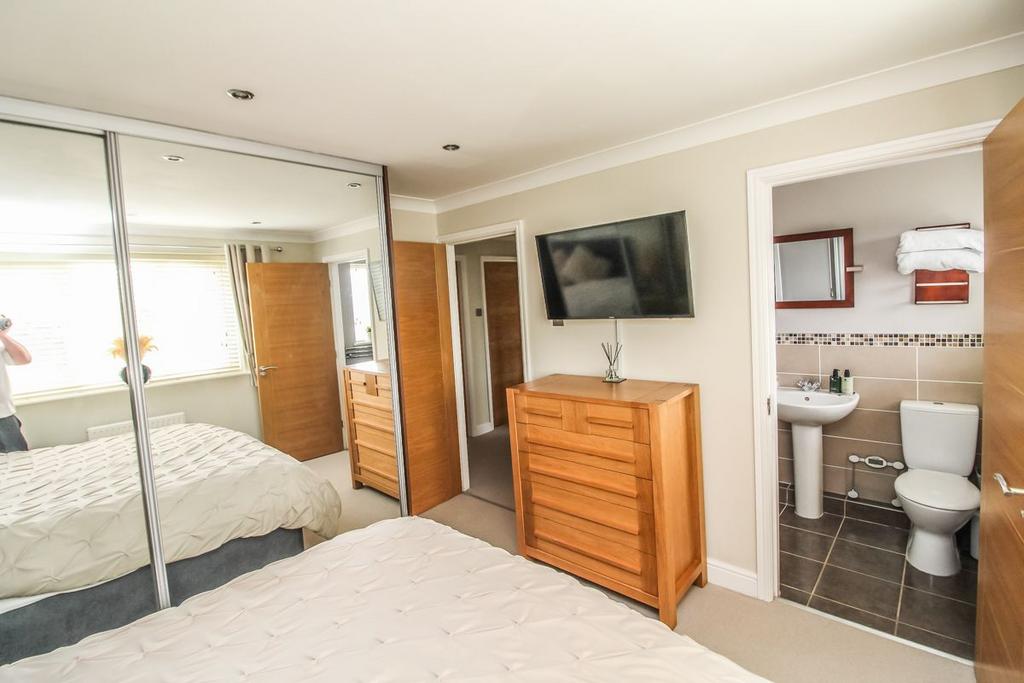 Master Bedroom Pic 2.