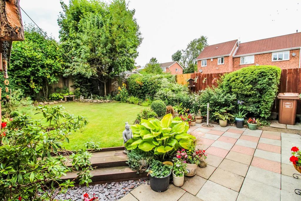 Rear Garden Pic 4.