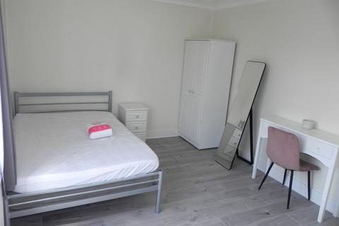 1 bedroom in a house share to rent, Rupert Road, Guildford-Room 1