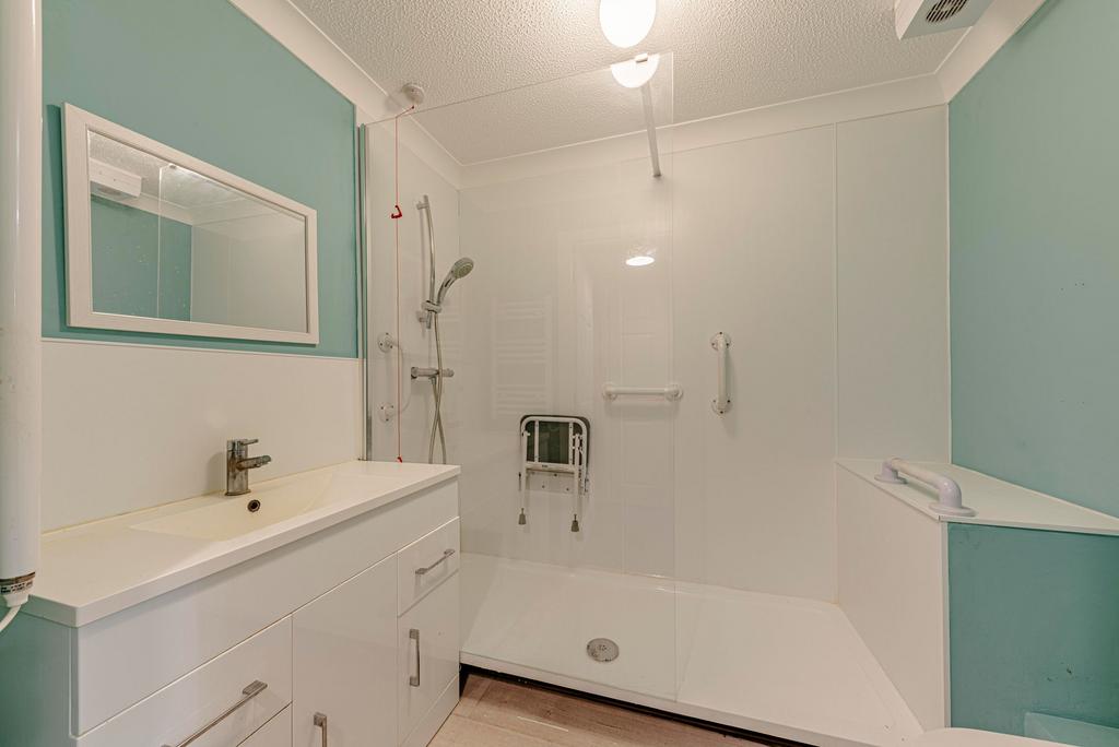 Bathroom (1)
