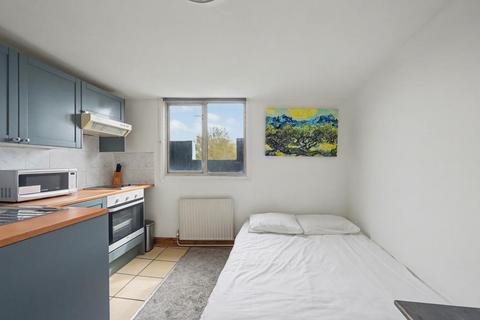 undefined, West Cromwell Road, Earls Court, SW5
