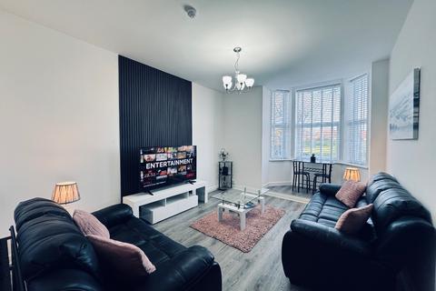 undefined, Park Ave, Whitley Bay.  NE26 1AU.  * HOLIDAY LET APARTMENT *
