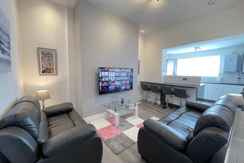 undefined, Jackson Street, North Shields.  * HOLIDAY LET APARTMENT  *