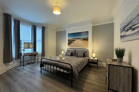 undefined, Belford Terrace, North Shields. *  HOLIDAY LET *