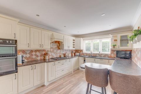 5 bedroom detached house for sale, Kenneth Vincent Close, Crabbs Cross, Redditch, B97