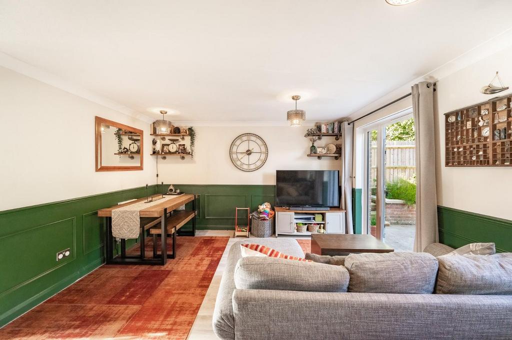 Lounge/Dining Room