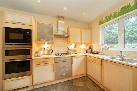 2 bedroom flat for sale, Etchingham Park Road, London N3
