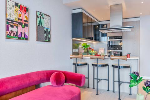 1 bedroom flat for sale, River Park Tower, Thames City, London SW8