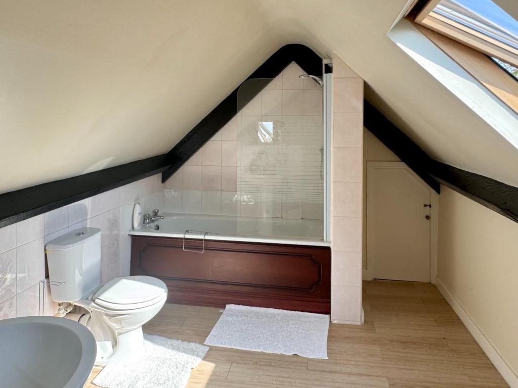 Apartment 3 - Bathroom