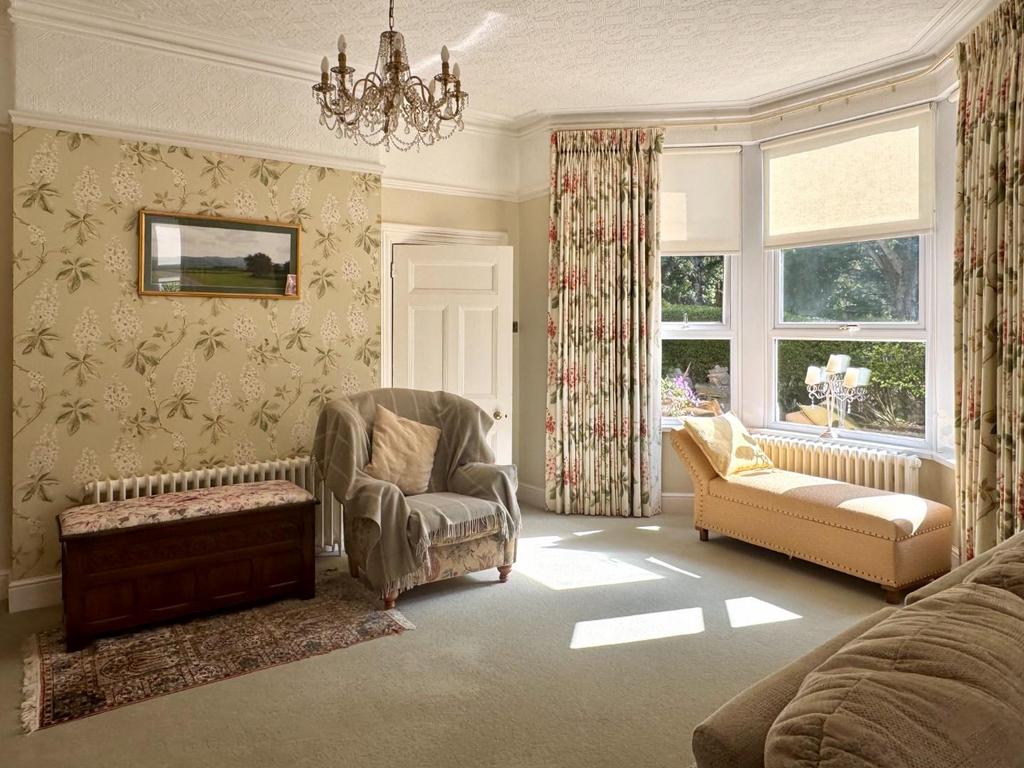 Apartment 1 - Reception Room