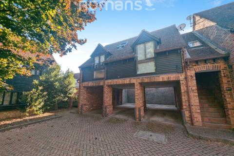 1 bedroom flat to rent, Copyground Court, Copyground Lane, High Wycombe, HP12