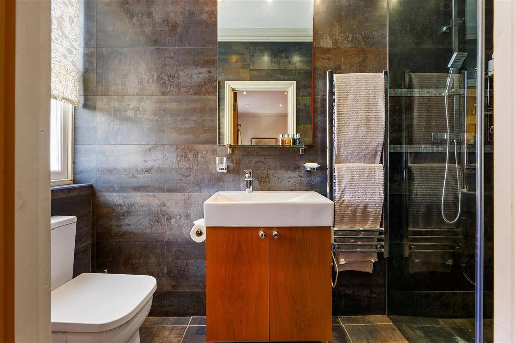 En-Suite Shower