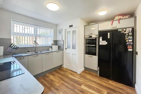 undefined, Larch Court , Gainsborough