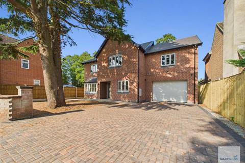 5 bedroom detached house to rent, Cleveland Avenue, Long Eaton, Nottingham