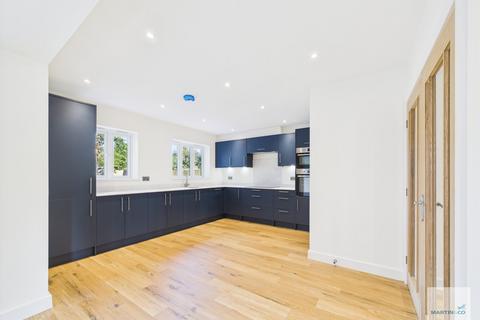 5 bedroom detached house to rent, Cleveland Avenue, Long Eaton, Nottingham