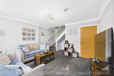 11 Pasture Gardens, Norton, Doncaster, DN6 9GH